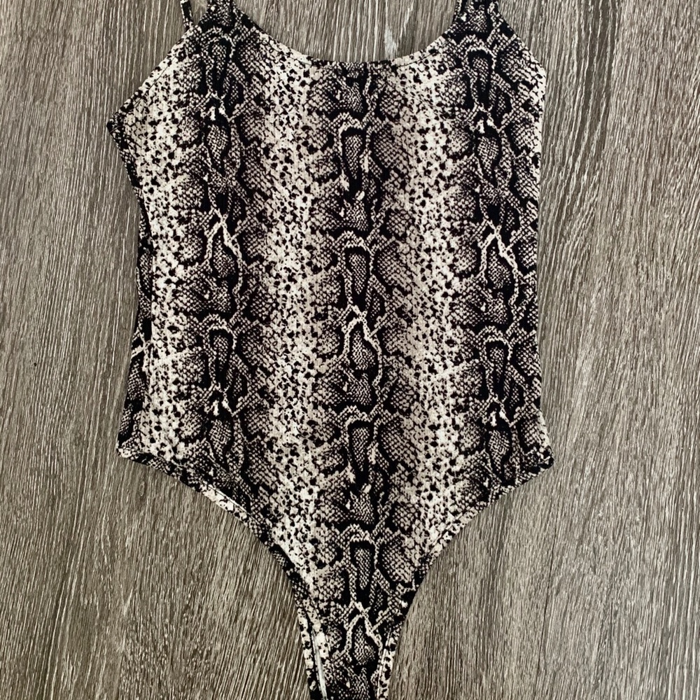 SNAKE PRINT BODYSUIT